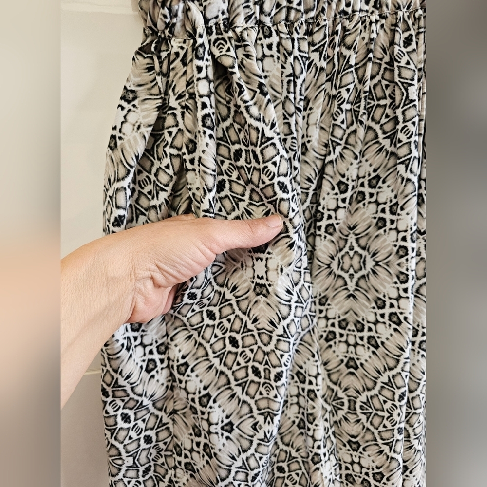 Baroque Pattern Mini Skirt - Picture 2 of 4